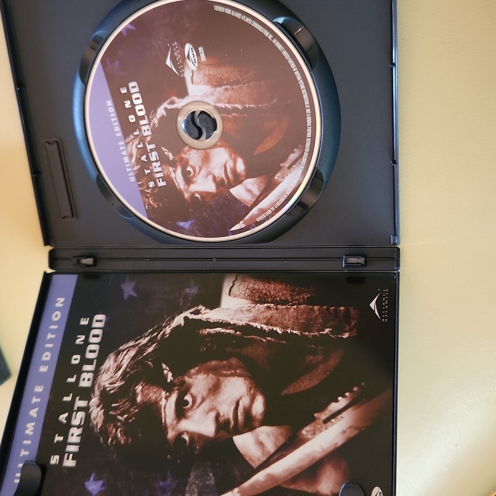 Ultimate Edition Rambo DVD Set - Picture 3 of 9